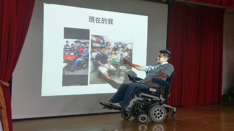 生命鬥士張賀森分享奮鬥歷程　期勉身障學員面對恐懼勇敢挑戰
