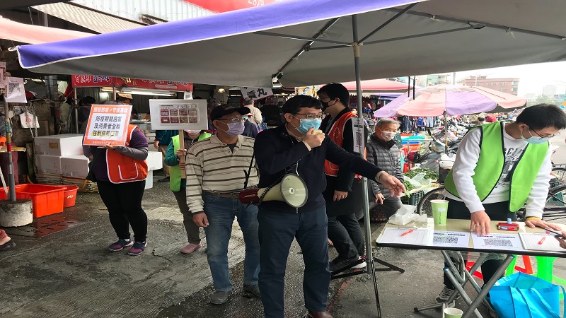 防堵疫情升溫！　高市府持續稽查宣導市場夜市落實防疫