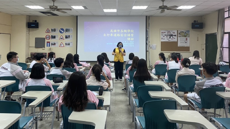 高市區監理所攜手三民家商　舉辦自行車騎乘安全教育