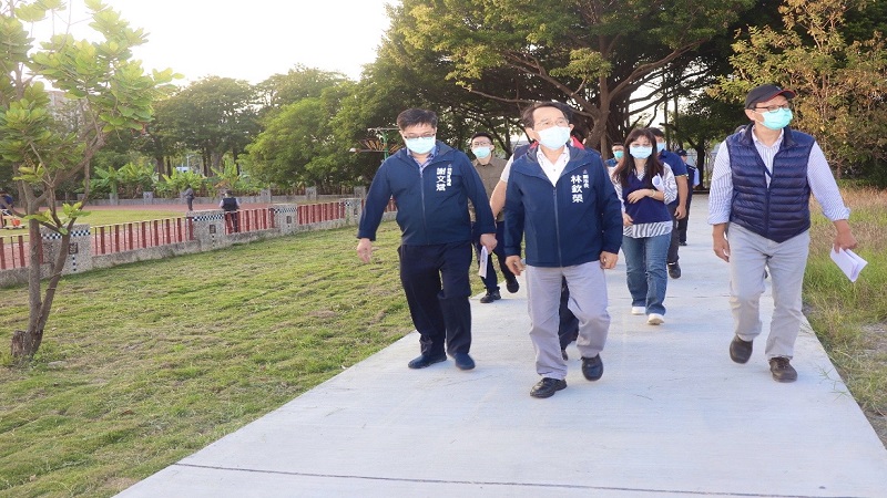 運用閒置空間建置左營火車站步道　林欽榮副市長到場視察