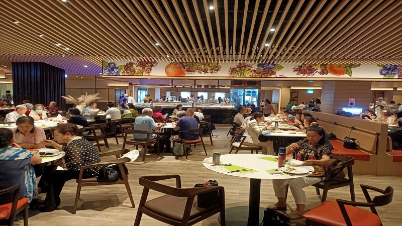 慈濟志工鄭楊慶推廣蔬食　義聯集團創辦人林義守肯定　全國最大五星萬豪京享餐廳登場