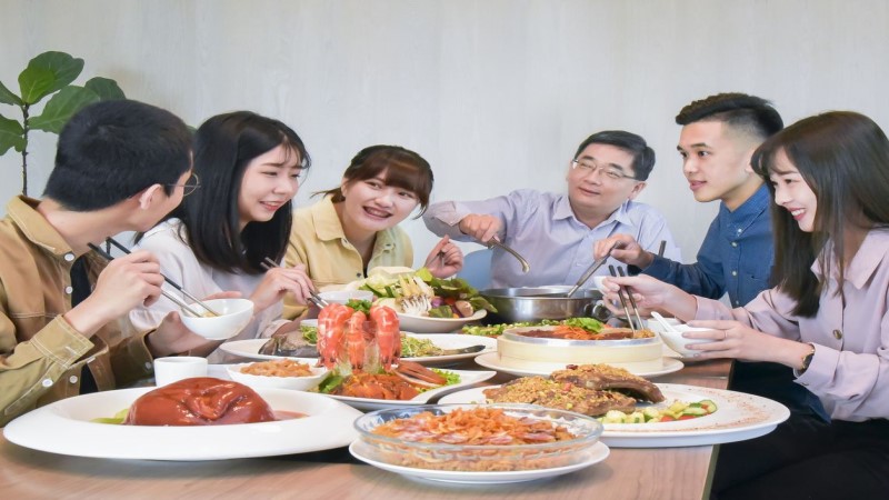 高雄福華主打高CP值年菜外帶　團圓圍爐宴預訂爆滿　