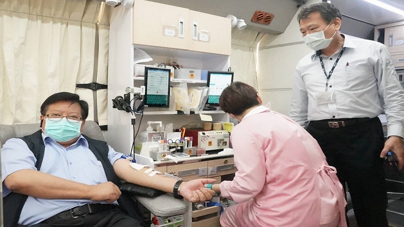 疫情趨緩　中油煉製事業部徐執行長號召捐血