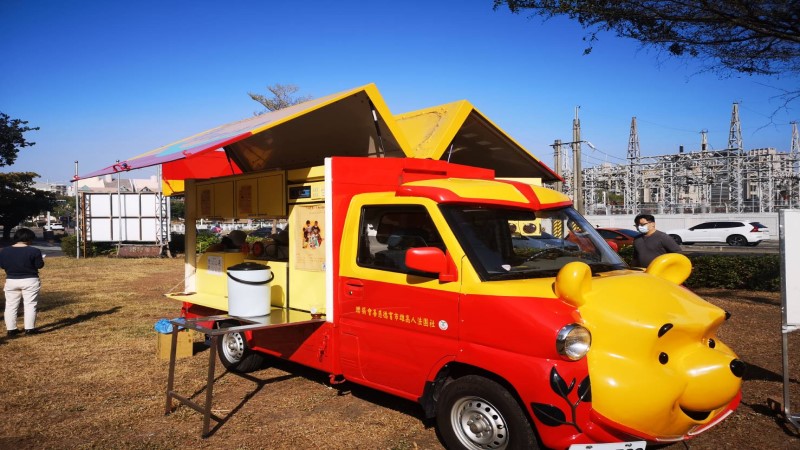 「漂泊行動元氣車」上路囉!　街友受訓成點心達人 用美味「彩虹吐司」擄獲你的味蕾