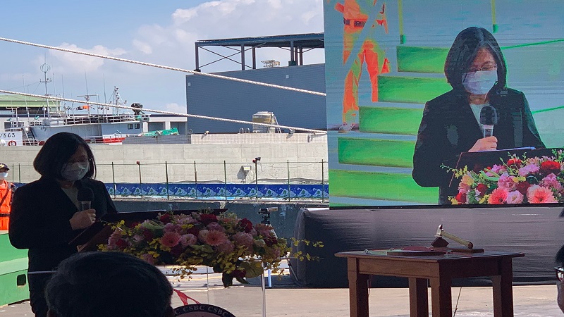 總統蔡英文蒞臨台船　主持巡防艦「嘉義艦」命名暨下水典禮