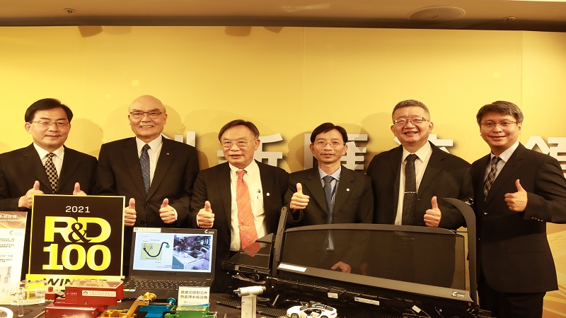 隱身的台灣之光　連續式微型元件熱處理系統設備