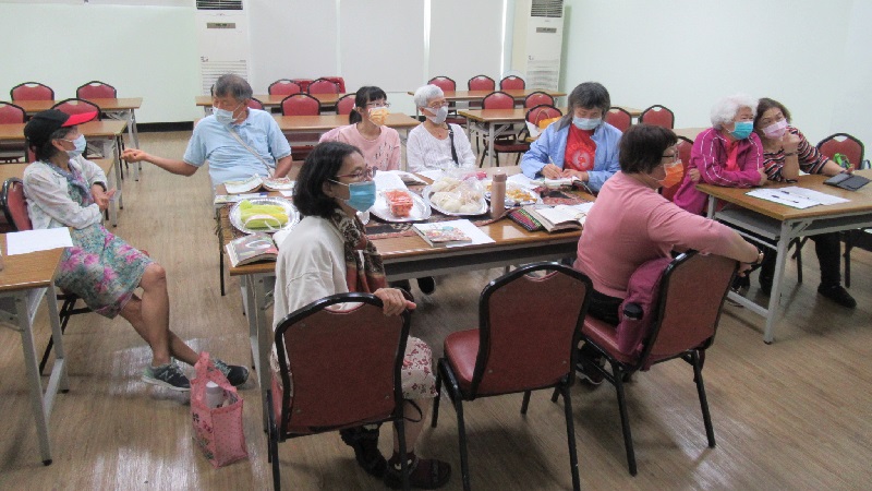 鼓山圖書館 成人讀書會　共讀「發現純素粗食好味道」　食安環保好幸福