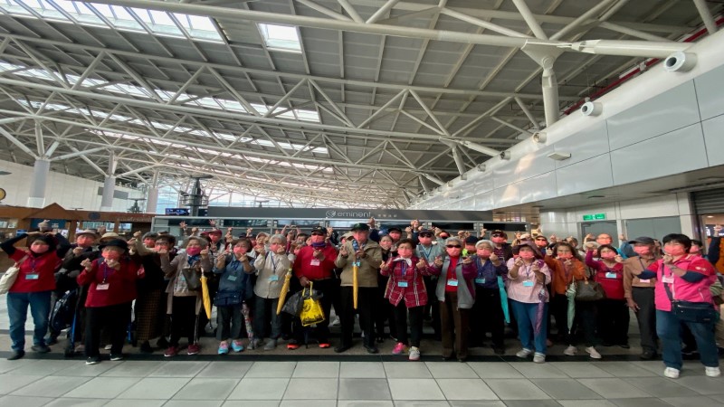 高鐵暖心助圓夢 　「千歲團」北高一日遊 