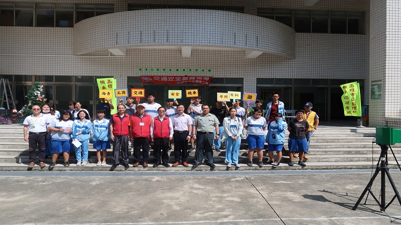 駕照成年禮　為學生的安全祈福