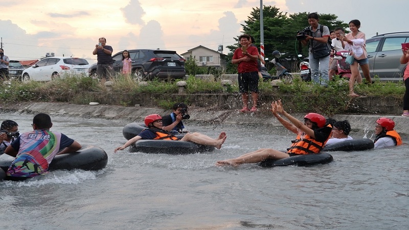高雄農村水陸運動體驗正搶手　美濃漂漂河 創客學堂 周末輪番登場