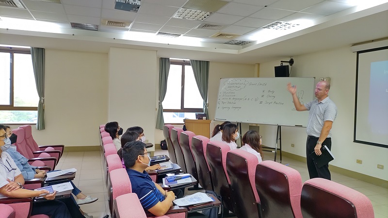 屏東科技產業園區舉辦「商務英文簡報技巧演練」課程　提升國際溝通軟實力