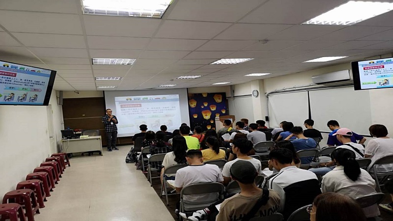 畢業季拿安全的畢業禮物　苓雅監理站假日門市考領機車駕照