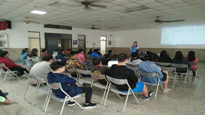 暑假機車考照　高雄區監理所貼心下鄉服務