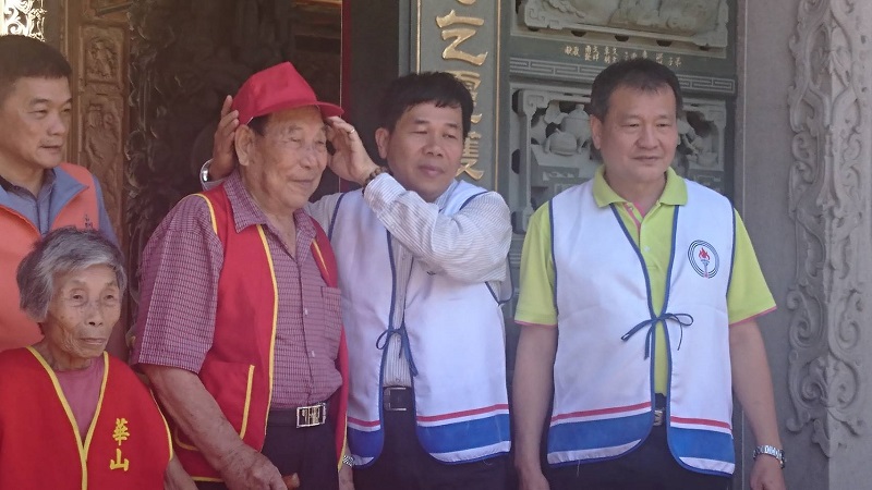 台灣中油端節前夕  為長者祈福「戴」平安