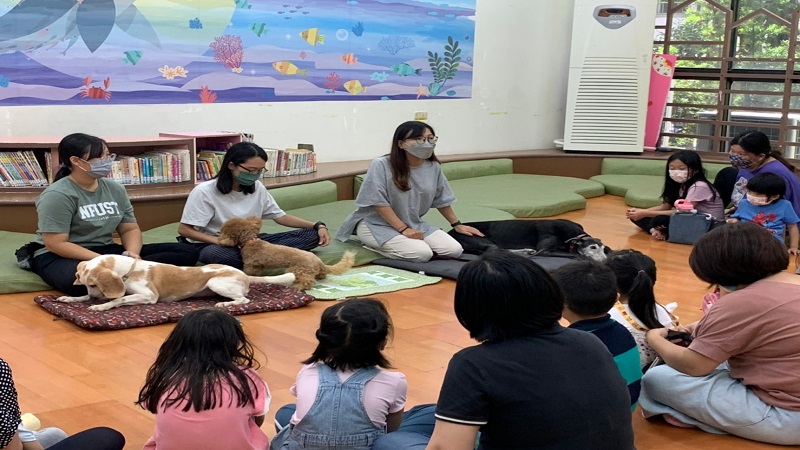 高市圖新興民眾閱覽室推　【與毛孩相約在圖書館】　